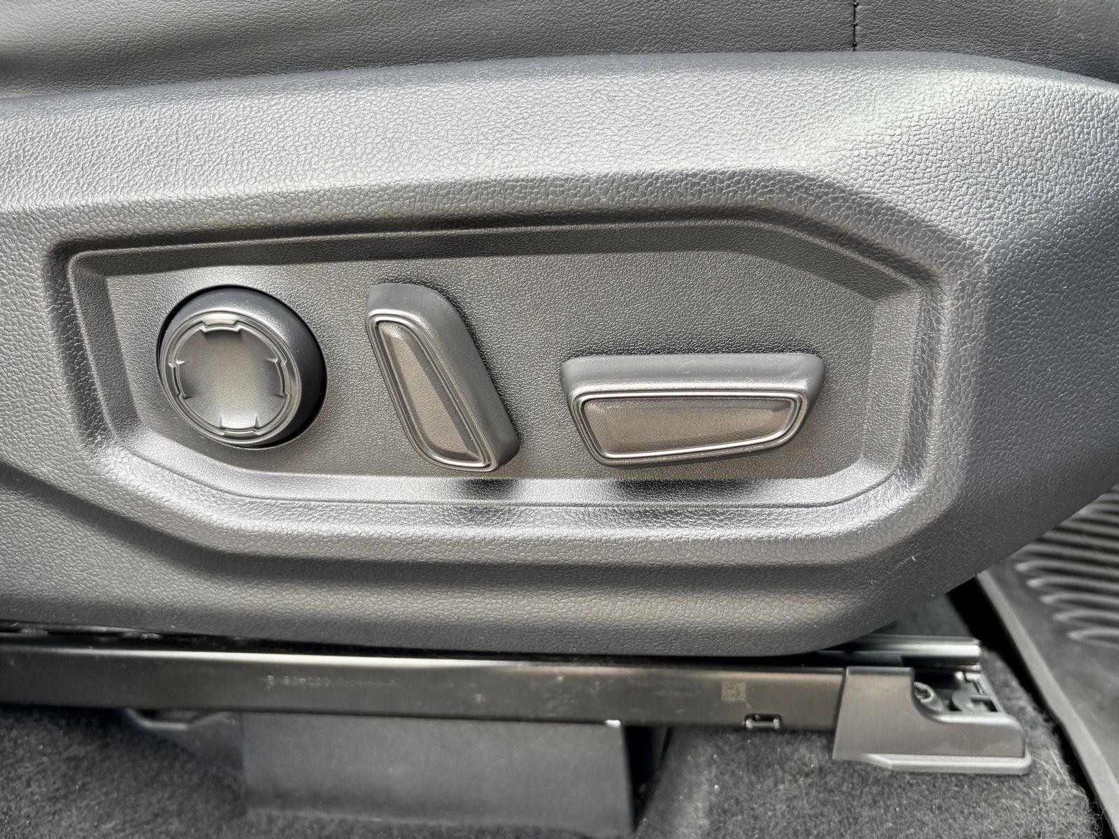 Used 2023 Toyota Sequoia Platinum AWD/4WD image 13