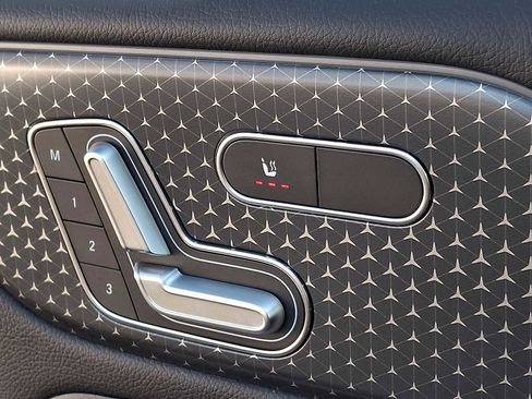 Used 2026 Mercedes-Benz GLB 250 4MATIC image 25