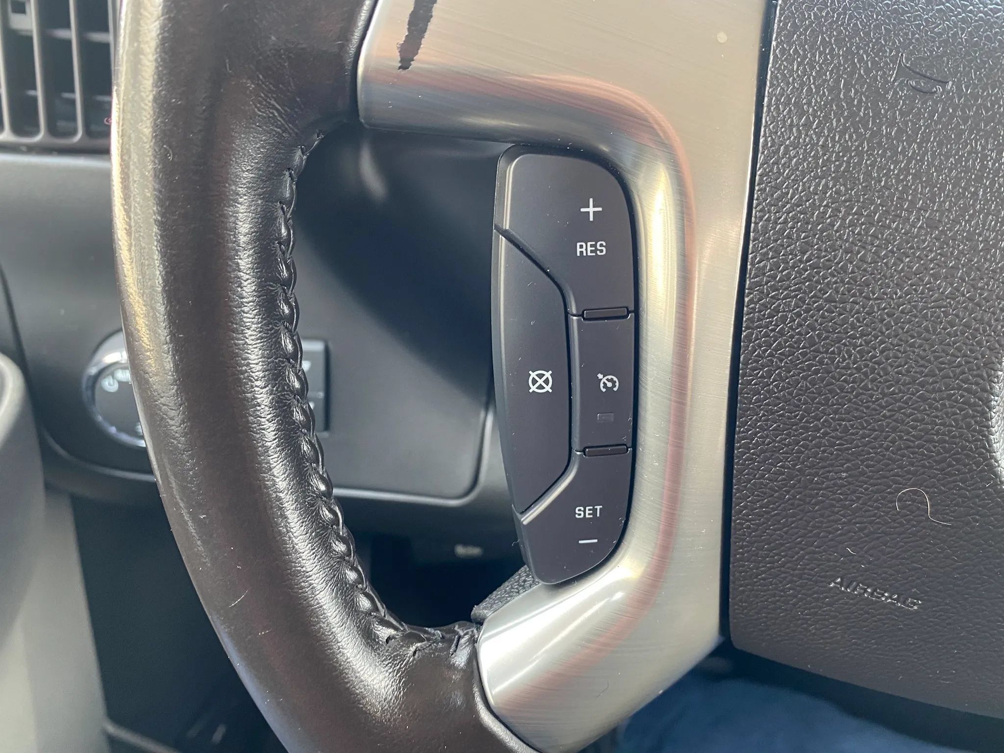 Used 2017 Chevrolet Express 3500 LT w/ LT Preferred Equipment Group RWD image 16