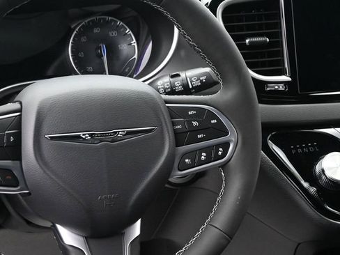 New 2025 Chrysler Voyager LX image 26