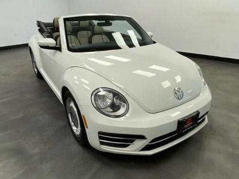 Used 2018 Volkswagen Beetle 2.0T Coast FWD image 9