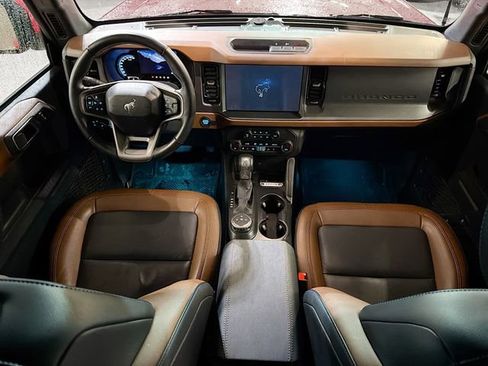 Used 2024 Ford Bronco Outer Banks image 10