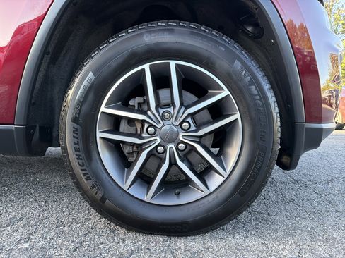 Used 2020 Jeep Grand Cherokee Limited image 12