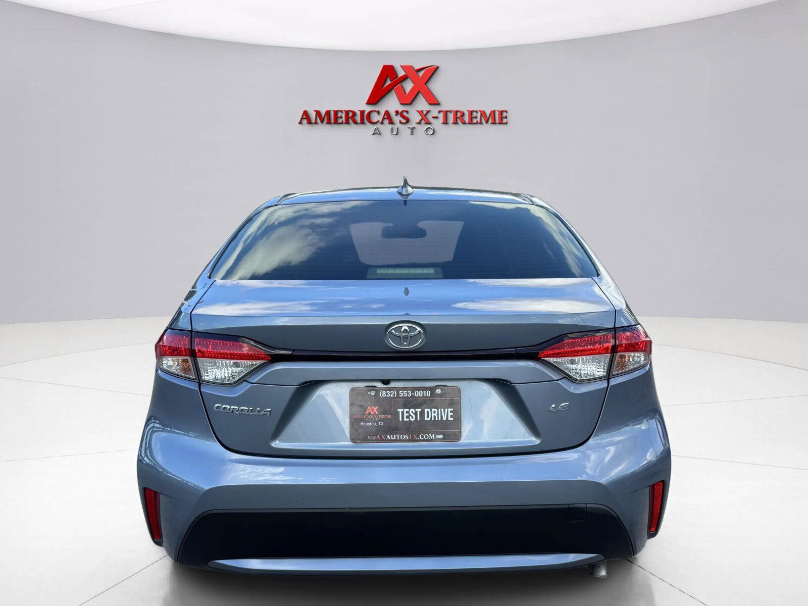 Used 2020 Toyota Corolla LE FWD image 5
