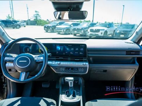 Used 2025 Hyundai Kona SEL FWD image 13