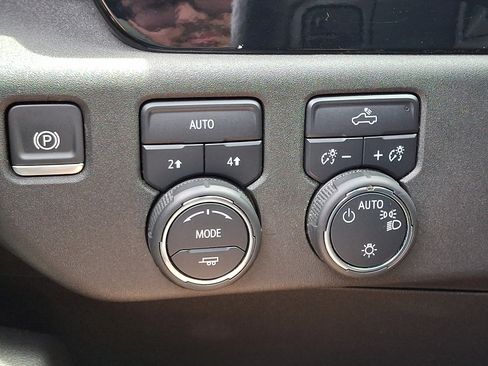 Used 2024 Chevrolet Silverado 1500 LT AWD/4WD image 26