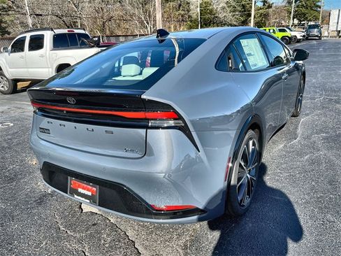 New 2026 Toyota Prius XLE image 17