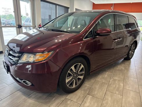 Used 2016 Honda Odyssey Touring Elite image 3