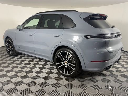 New 2026 Porsche Cayenne GTS image 3