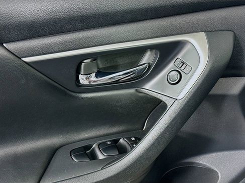 Used 2017 Nissan Altima 2.5 SV image 24