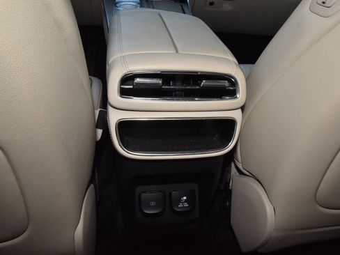 Used 2022 Genesis GV80 2.5T w/ Advanced Package 02 AWD/4WD image 19