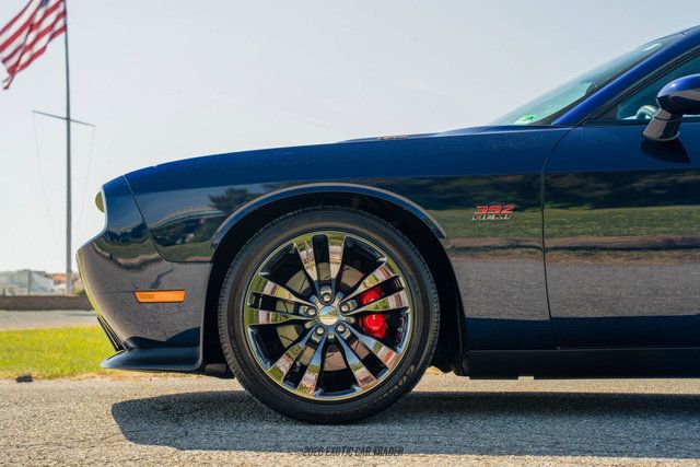 Used 2013 Dodge Challenger SRT8 w/ Harman Kardon Audio Group RWD image 4