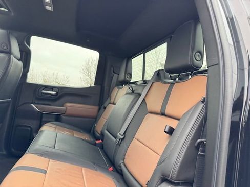 Used 2022 Chevrolet Silverado 1500 High Country w/ Technology Package image 12