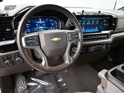 Used 2024 Chevrolet Silverado 3500 LT w/ Convenience Package image 6