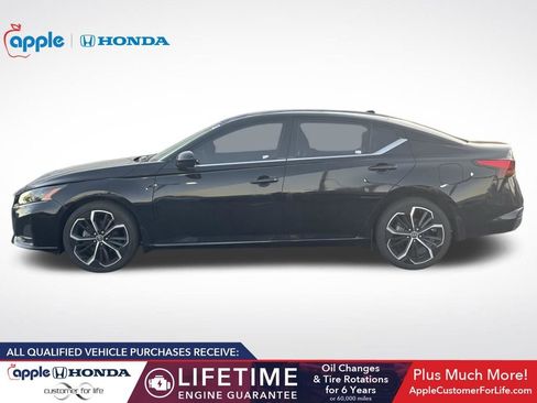 Used 2024 Nissan Altima 2.5 SR w/ SR Premium Package image 4