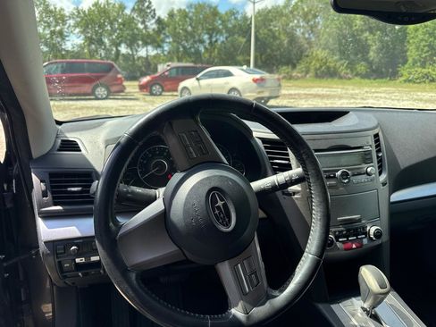 Used 2010 Subaru Outback 2.5i Premium image 15