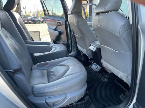 Used 2020 Toyota Highlander Limited AWD/4WD image 20
