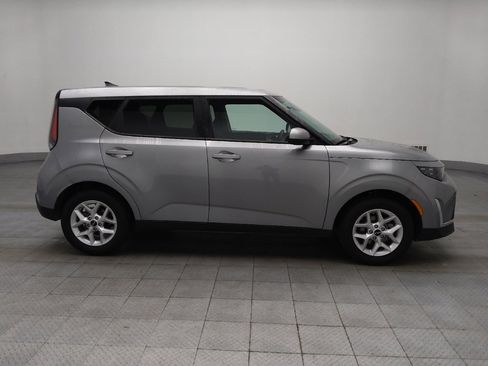 Used 2025 Kia Soul S image 11