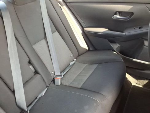 Used 2022 Nissan Sentra SV FWD image 18