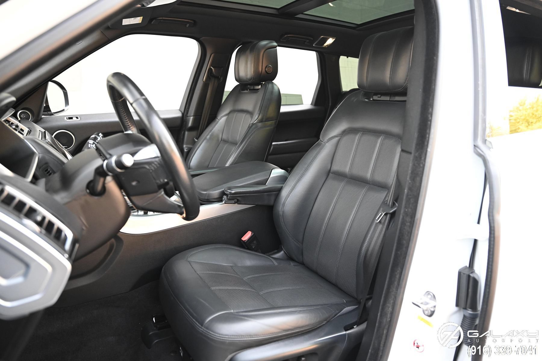 Used 2019 Land Rover Range Rover Sport HSE AWD/4WD image 21