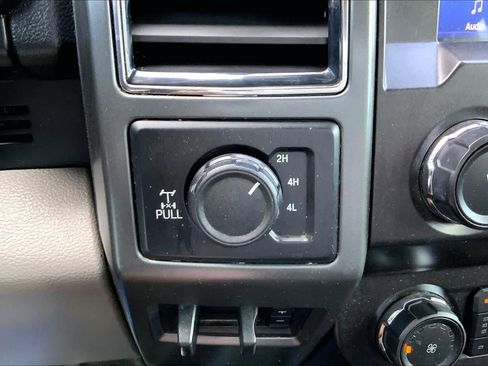 Used 2020 Ford F250 XLT w/ XLT Premium Package AWD/4WD image 35