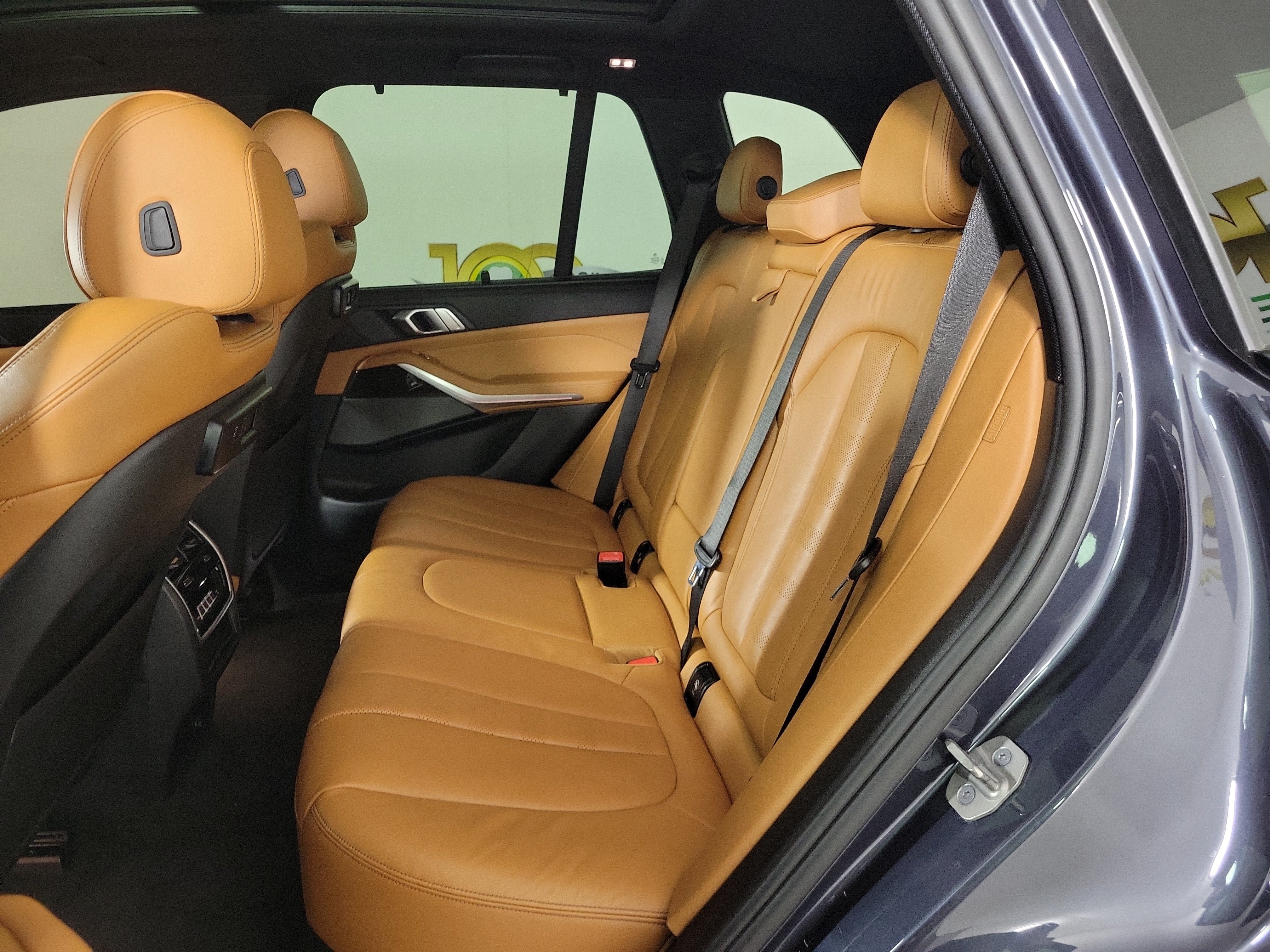 Used 2021 BMW X5 xDrive40i w/ M Sport Package AWD/4WD image 10