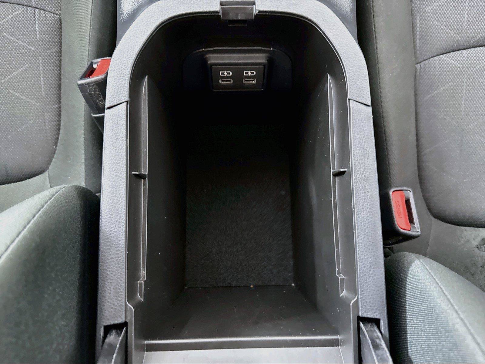 Certified 2025 Toyota RAV4 XLE FWD image 33