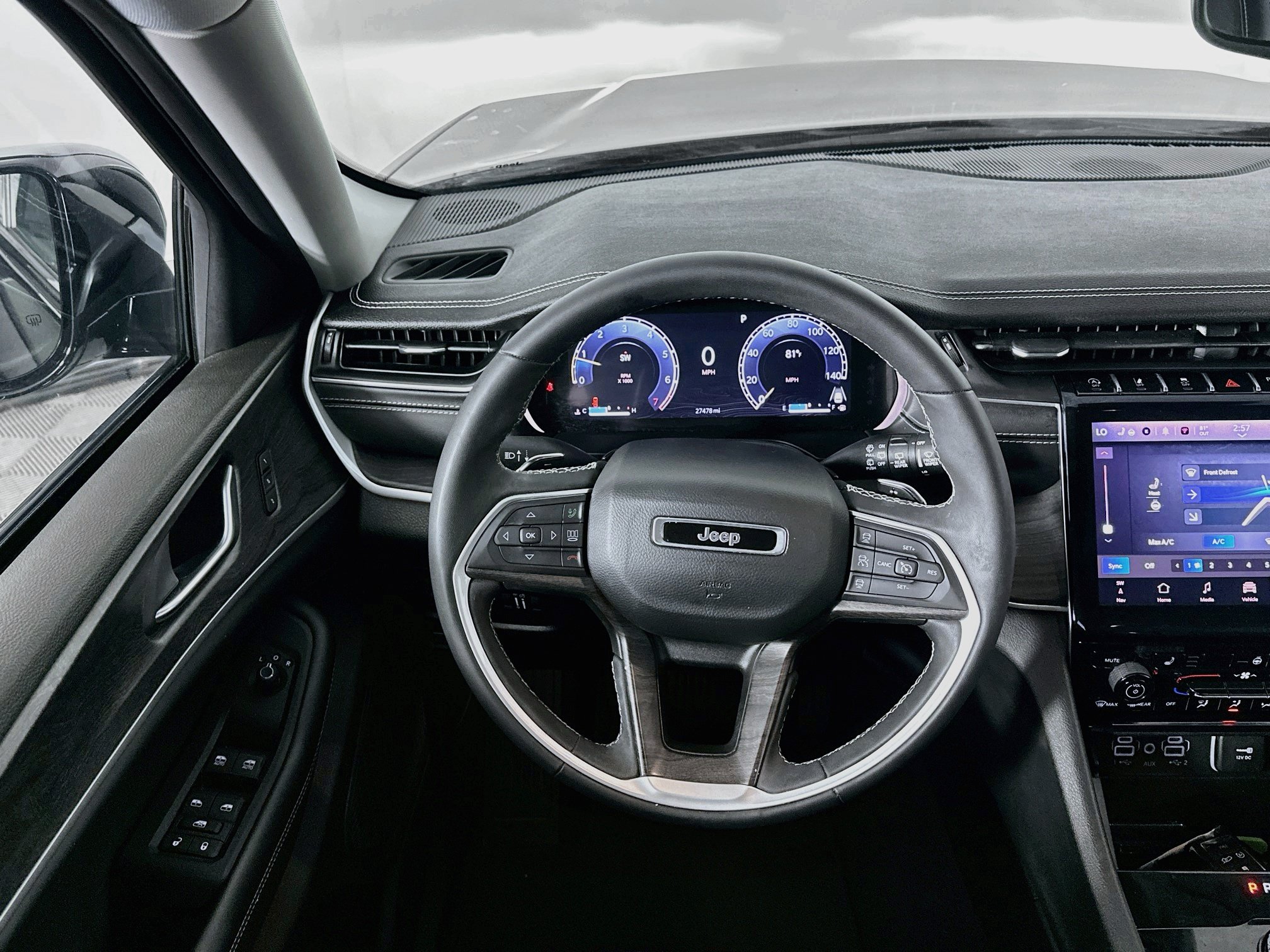 Used 2023 Jeep Grand Cherokee Limited RWD image 18