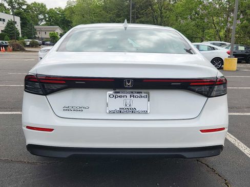 Certified 2023 Honda Accord EX image 5