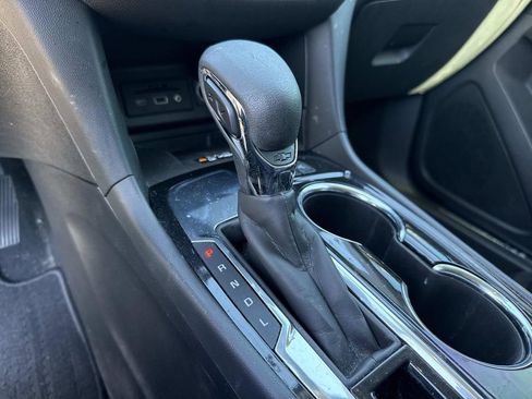 Used 2023 Chevrolet Equinox Premier image 35