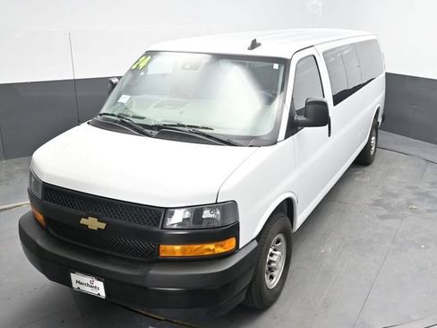 Used 2024 Chevrolet Express 3500 LS RWD image 27