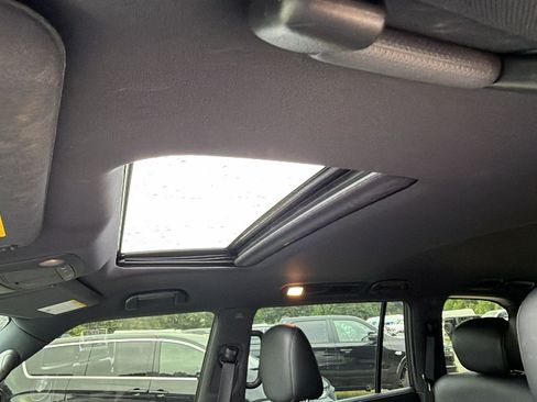 Used 2024 INFINITI QX80 Sensory AWD/4WD image 17