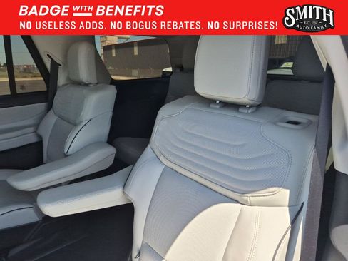 Used 2025 Ford Expedition Platinum w/ Platinum Ultimate Package AWD/4WD image 25