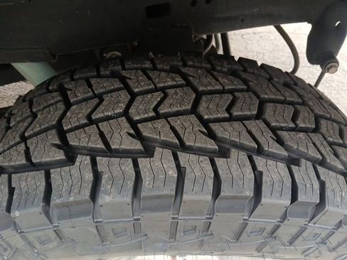 Used 2018 RAM 2500 Tradesman w/ Chrome Appearance Group image 48