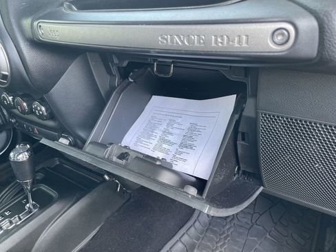 Used 2018 Jeep Wrangler Unlimited Sport S image 31