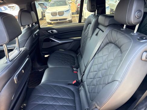 Used 2024 BMW X7 xDrive40i w/ M Sport Package AWD/4WD image 10