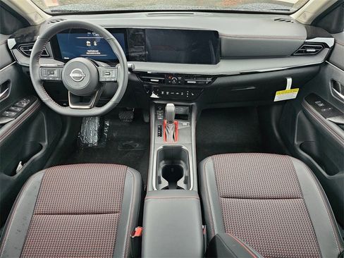 New 2026 Nissan Kicks SR w/ Cold Weather Package image 9
