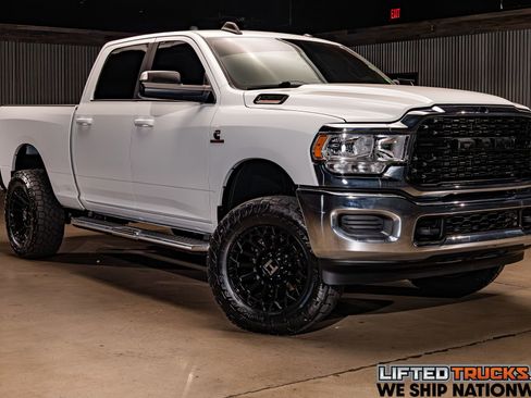 Used 2022 RAM 2500 Big Horn AWD/4WD image 1
