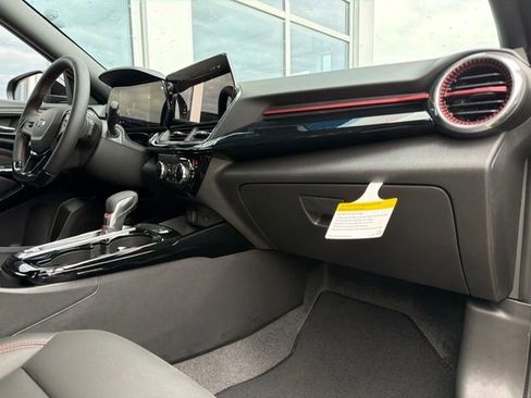 New 2026 Chevrolet Trax RS w/ Sunroof Package FWD image 22