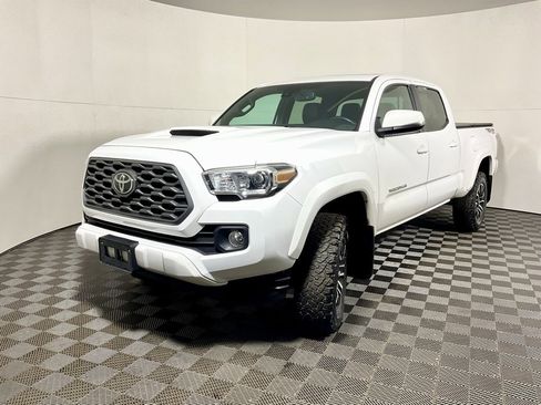 Used 2020 Toyota Tacoma TRD Sport image 9