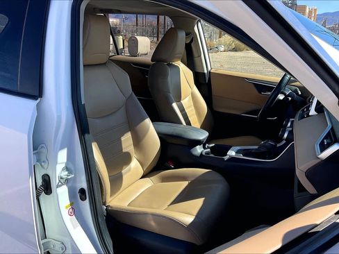 Used 2019 Toyota RAV4 XLE Premium w/ Cold Weather Package image 8