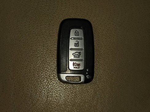 Used 2013 Hyundai Elantra Limited w/ Technology Pkg image 32