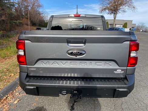 Certified 2024 Ford Maverick Lariat w/ Black Appearance Package image 8