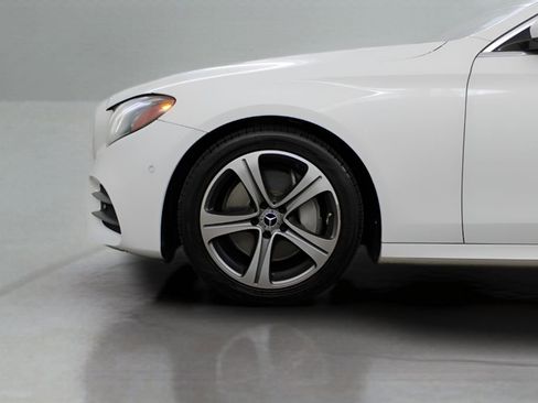 Used 2017 Mercedes-Benz E 300 4MATIC image 35