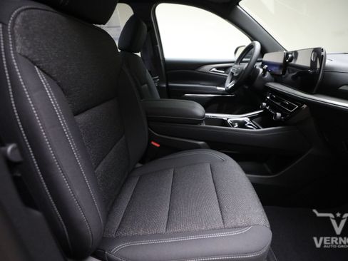 New 2026 Chevrolet Traverse LT w/ Midnight/Sport Edition FWD image 11