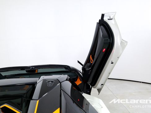 Used 2021 Lamborghini Aventador SVJ AWD/4WD image 20