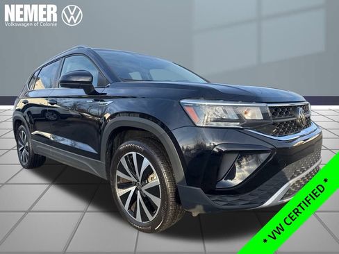 Used 2022 Volkswagen Taos SE image 4