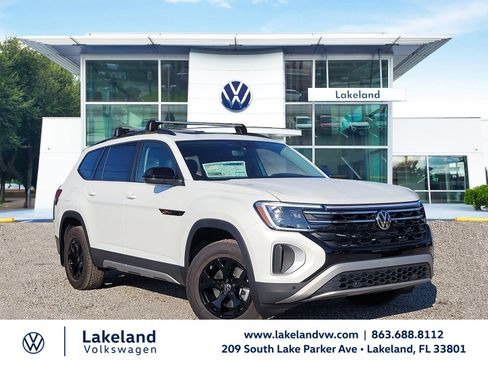 New 2026 Volkswagen Atlas Peak Edition AWD/4WD image 1