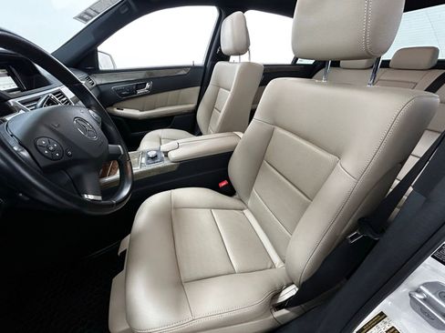 Used 2010 Mercedes-Benz E 350 4MATIC Sedan image 33