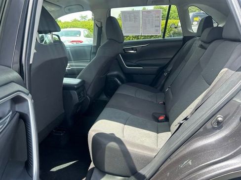 Used 2024 Toyota RAV4 XLE AWD/4WD image 18